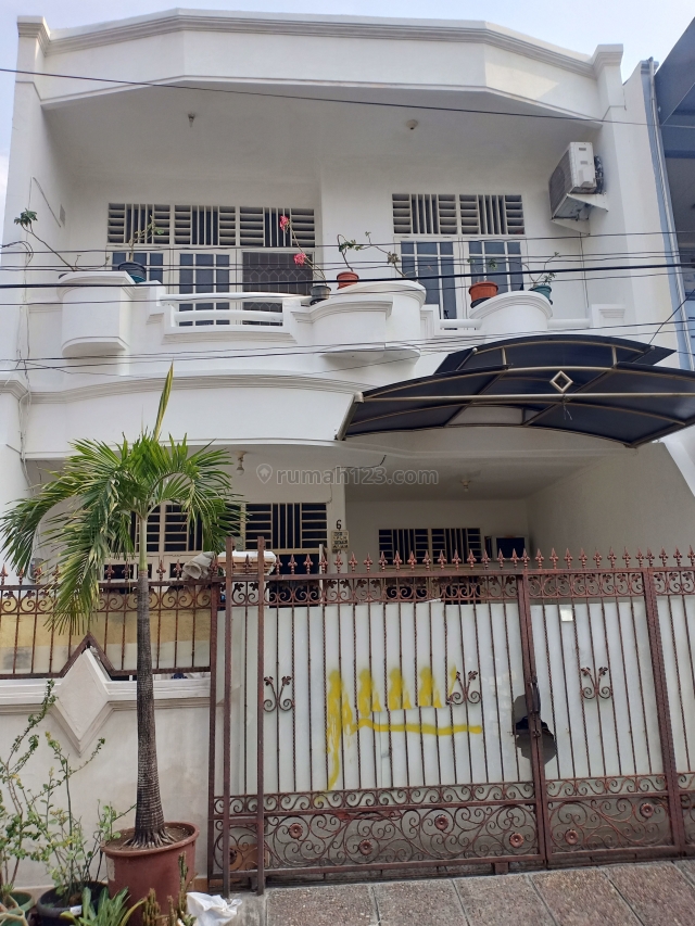 RUMAH CANTIK 2 Lt (Lokasi Nyaman & Strategis) | NON.362, Tanjung Duren, Jakarta Barat
