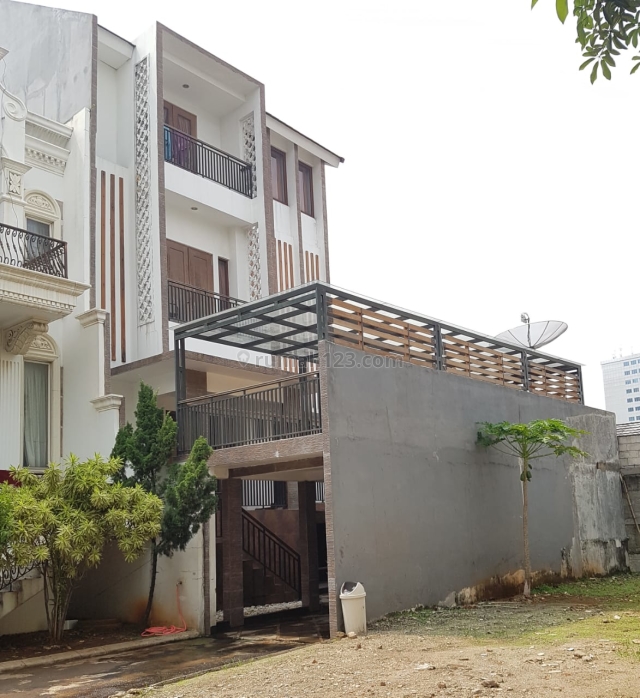 Rumah di gatot subroto area,100mtr ke jl gatsu,3lt, Gatot Subroto, Jakarta Selatan