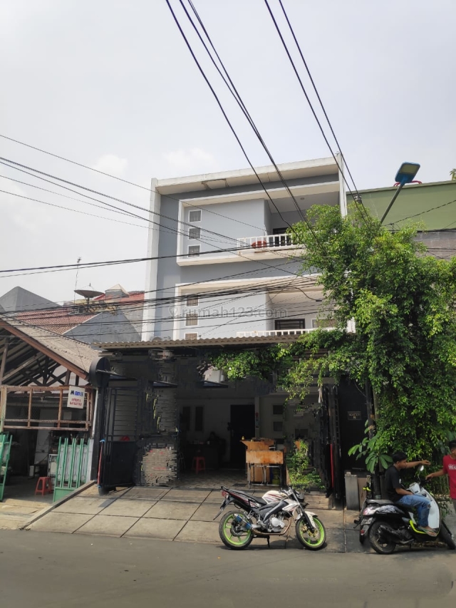 Rumah Agung Utara , 7X18m , Hadap Timur , Jalan Utama Lebar , 3 Lantai, Sunter, Jakarta Utara