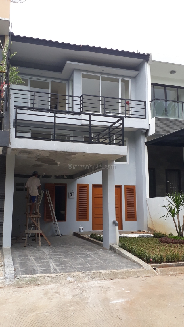 Rumah Minimalis Siap Huni Depan Green Area Sentul City, Bogor (Kolam Renang), Sentul City, Bogor