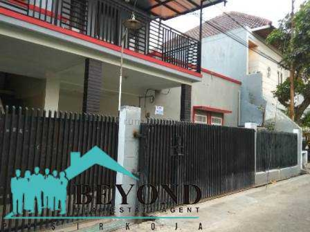 RUMAH DI TAMAN SATURNUS MARGAHAYU BANDUNG, Rancasari, Bandung