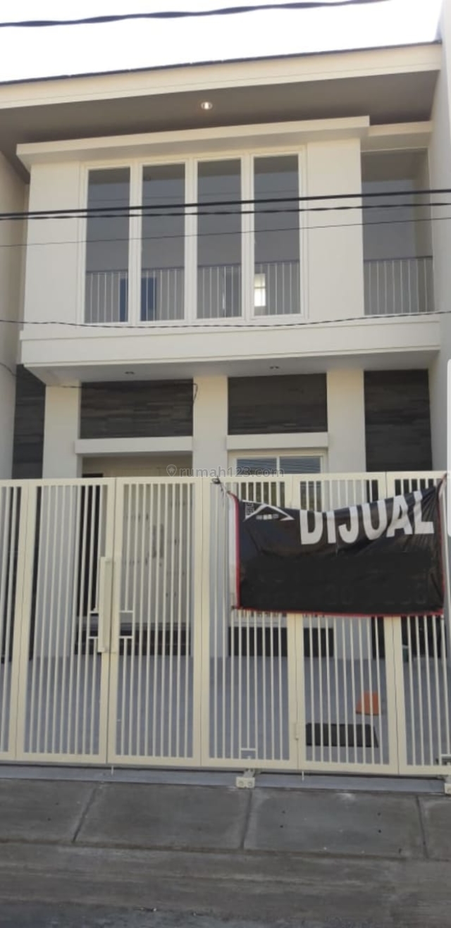 Rumah Minimalis 2 Lantai di Lebak, Kenjeran, Surabaya