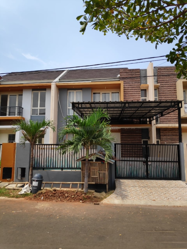 Rumah 2 Lt Full Renov Lokasi Jalan Utama Lepas Cepat Cluster Ifolia Harapan Indah Bekasi, Harapan Indah, Bekasi