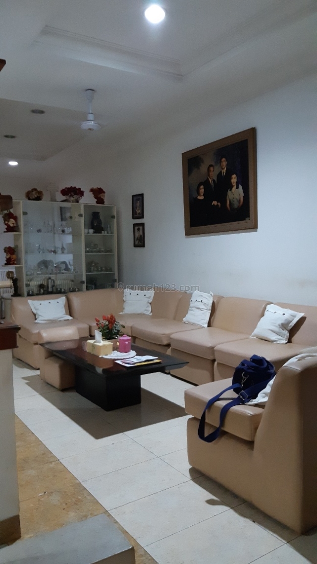 Rumah 2 Lt semifurnish Gading Residence Kelapa Gading, Kelapa Gading, Jakarta Utara
