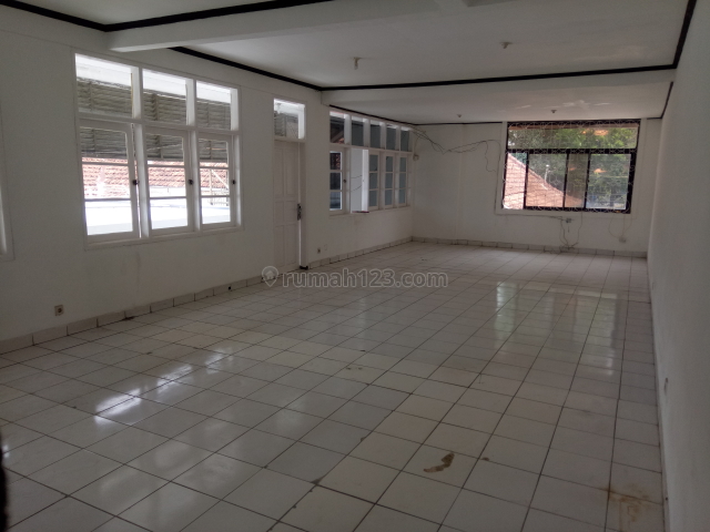 Rumah di Trunojoyo, dkt Dago & Riau, Riau, Bandung