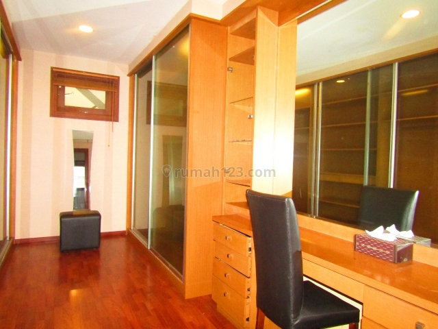 Rumah Lux siap huni, Town House De Bale Pakuan, Ciumbuleuit, Bandung