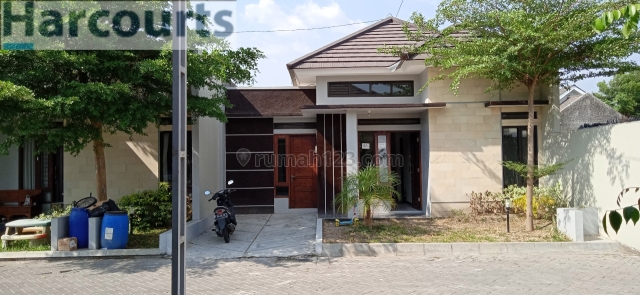 rumah baru gress di salah satu perumahan cluster baru, Gentan, Sukoharjo