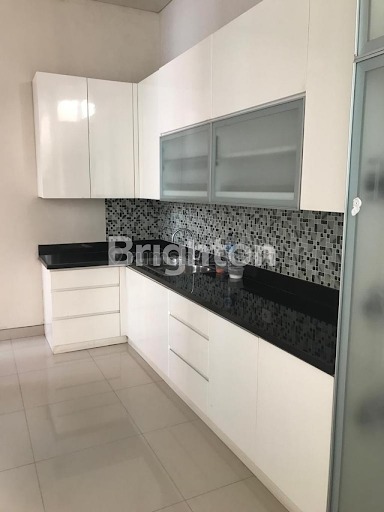 FULL FURNISH, LUX, COMPLETE RUMAH PAKUWON INDAH, Pakuwon Indah, Surabaya