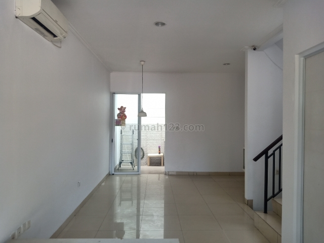 RUMAH AUSTRALIA, Green Lake City, Jakarta Barat