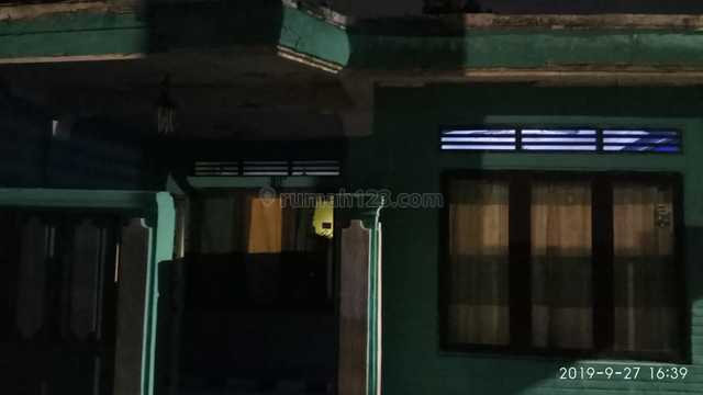 Rumah Lama Hook Pinggir Jalan Ramai, Kebagusan, Jakarta Selatan