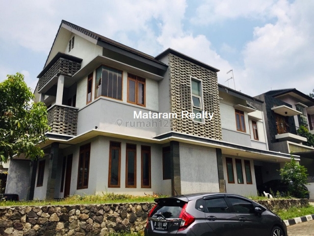 Rumah Homey Dalam Komplek Ekslusif Tubagus Ismail, Dago, Bandung
