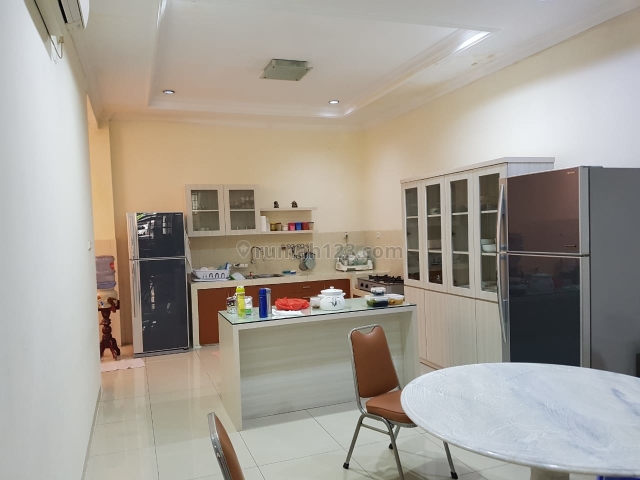 Rumah Florence 8x20 - 2 Lantai - Timur - SHM - 4KT - Furnish - Harga 5.2M Nego, Pantai Indah Kapuk, Jakarta Utara