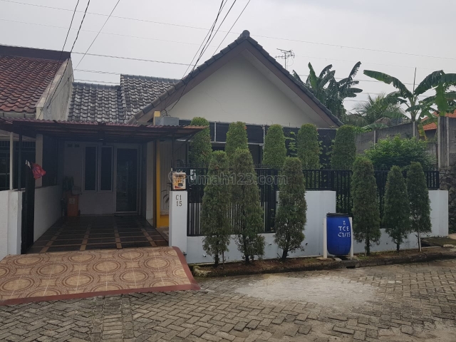 Rumah asri di Komplek Deplu Adam Malik, Pondok Karya, Tangerang