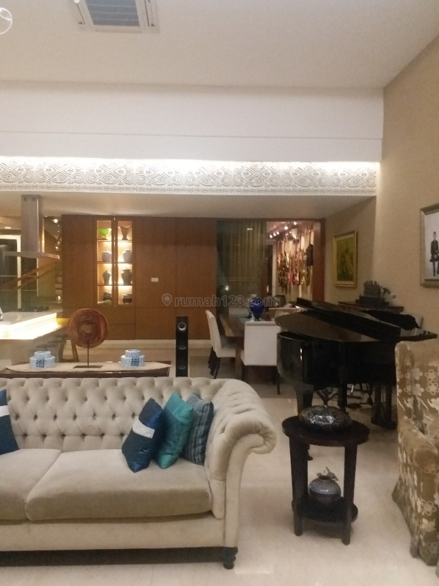 RUMAH MEWAH SIAP HUNI, SANGAT.TERAWAT LOKASI DARMAWANGSA JAKSEL, Kebayoran Baru, Jakarta Selatan