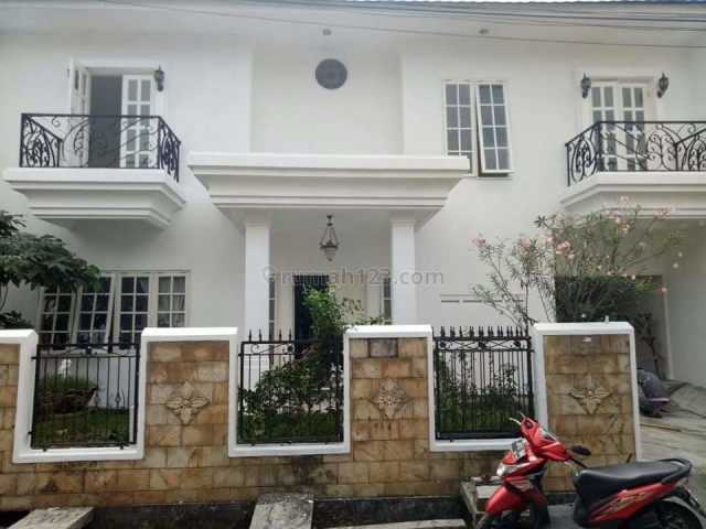 Rumah Bagus dan Strategis di Jatibening Bekasi (ZL), Jatibening, Bekasi