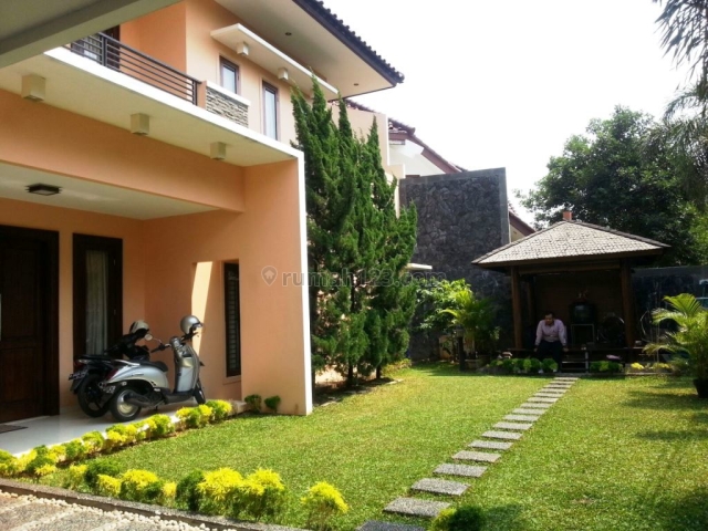 Rumah Mewah Lingkungan Sangat Tenang dan Nyaman di Bintaro Sekor 1, Bintaro, Tangerang
