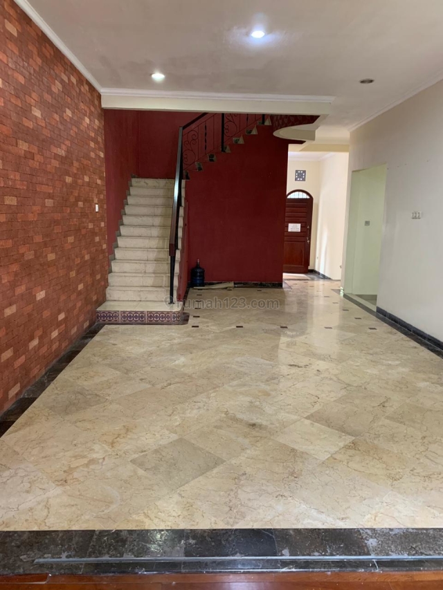 Rumah siap huni sangat terawat di lebak bulus Jakarta Selatan, Lebak Bulus, Jakarta Selatan