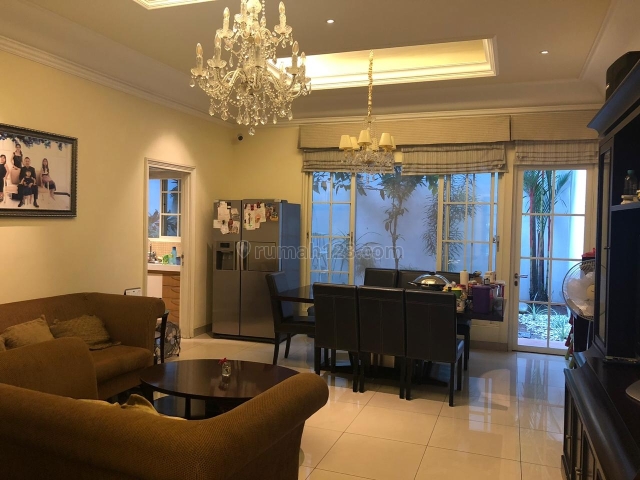 KATAMARAN INDAH - PIK , 8x25 semifurnish sudah renov siap huni hanya 7.2 m nego, Pantai Indah Kapuk, Jakarta Utara