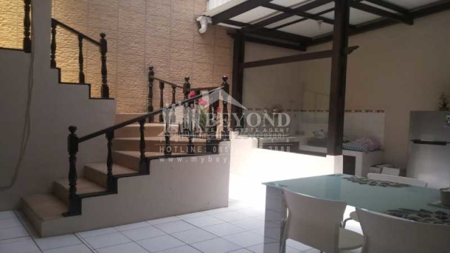 HARGA SANGAT TERJANGKAU, RUMAH BAGUS SEKALI Dan SANGAT TERAWAT di KAWASAN yang NYAMAN , Taman Kopo Indah, Bandung