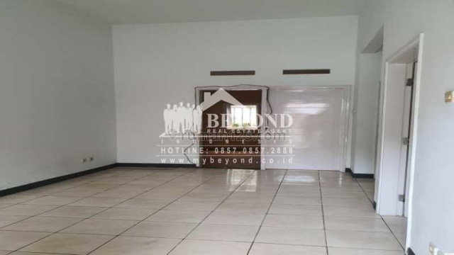 MURAH SEKALI! Jarang Ada! Rumah di Kawasan Elite Kota Baru Parahyangan, Kota Baru Parahyangan, Bandung