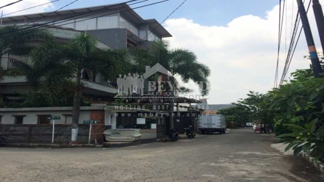 SANGAT BAGUS!! Rumah dengan KONSEP MINIMALIS SANGAT NYAMAN , Taman Kopo Indah, Bandung