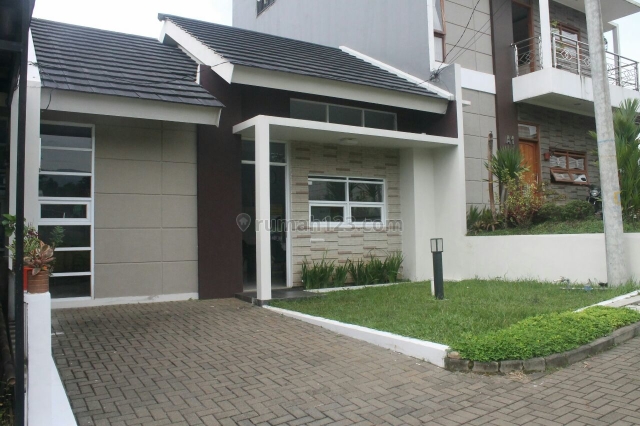rumah asri nuansa villa di arcamanik sindanglaya bandung , Antapani, Bandung