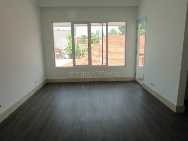 Exclusive Townhouse - with Garden and Pool at Kemang, Kemang, Jakarta Selatan