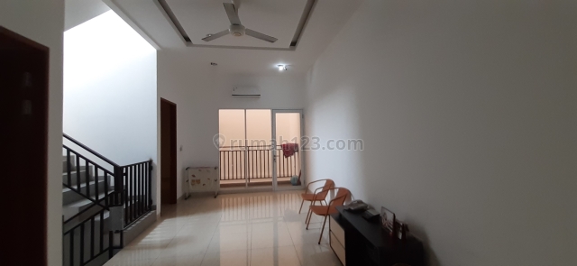 Rumah Makaliwe 147 m2, Grogol, Jakarta Barat