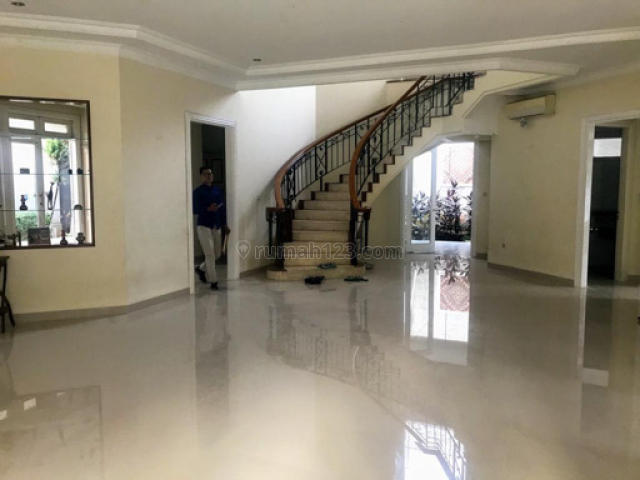 rumah siap huni, Kemang, Jakarta Selatan