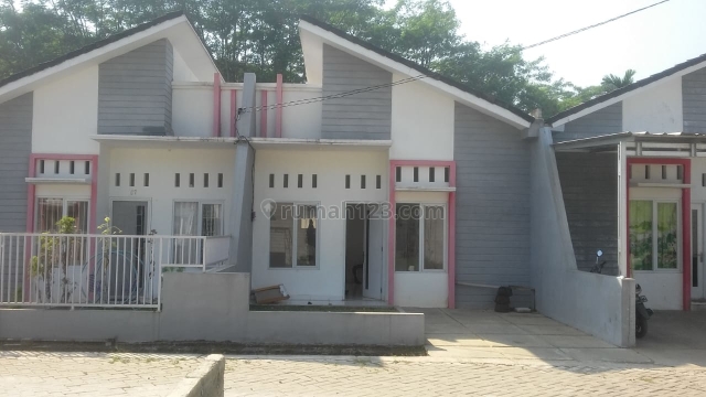 Rumah Luas di Pasir Putih Sawangan Depok, Sawangan, Depok