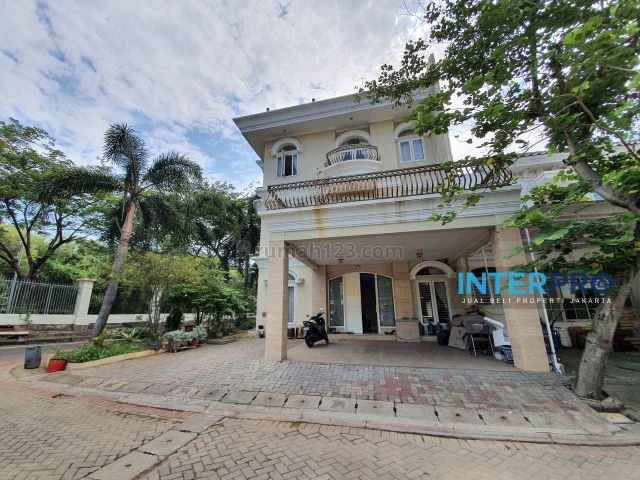 Rumah Hook PIK Kenari Golf Berada Di Dalam Cluster Lingkungan Asri dan Nyaman, Pantai Indah Kapuk, Jakarta Utara