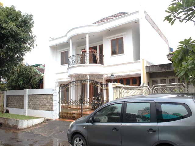 Rumah Bagus Siap Huni - Spacious - Intercon - Taman Kebun Jeruk, Intercon, Jakarta Barat