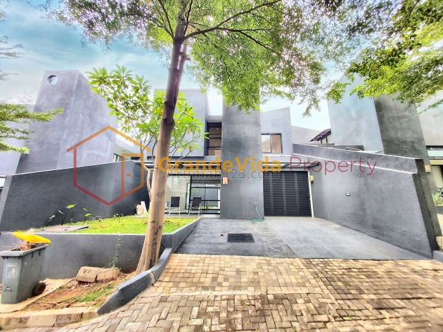 VETERAN / TANAH KUSIR – RUMAH 2 LANTAI SIAP HUNI, SEMI FURNISHED, DALAM TOWNHOUSE BESAR, Veteran, Jakarta Selatan