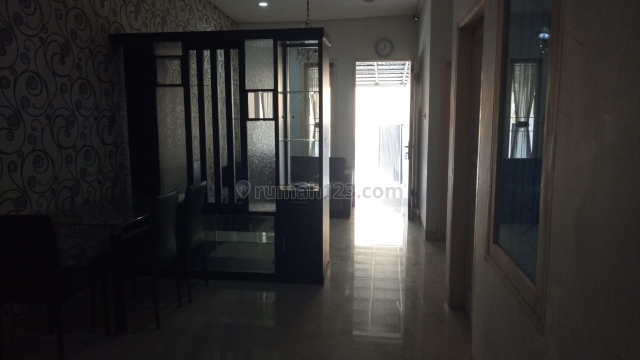 Rumah Strategis Full Renovasi dan Semi FURNISH di Harapan Indah Bekasi (ZL), Harapan Indah, Bekasi