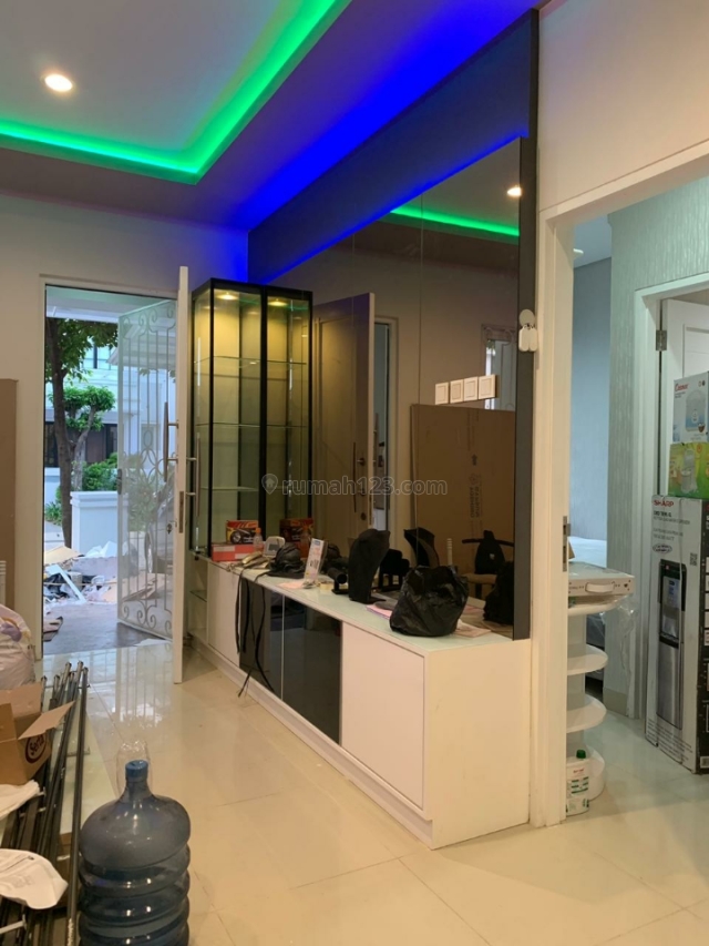 RUMAH CANTIK MINIMALIS, Puri Mansion, Jakarta Barat