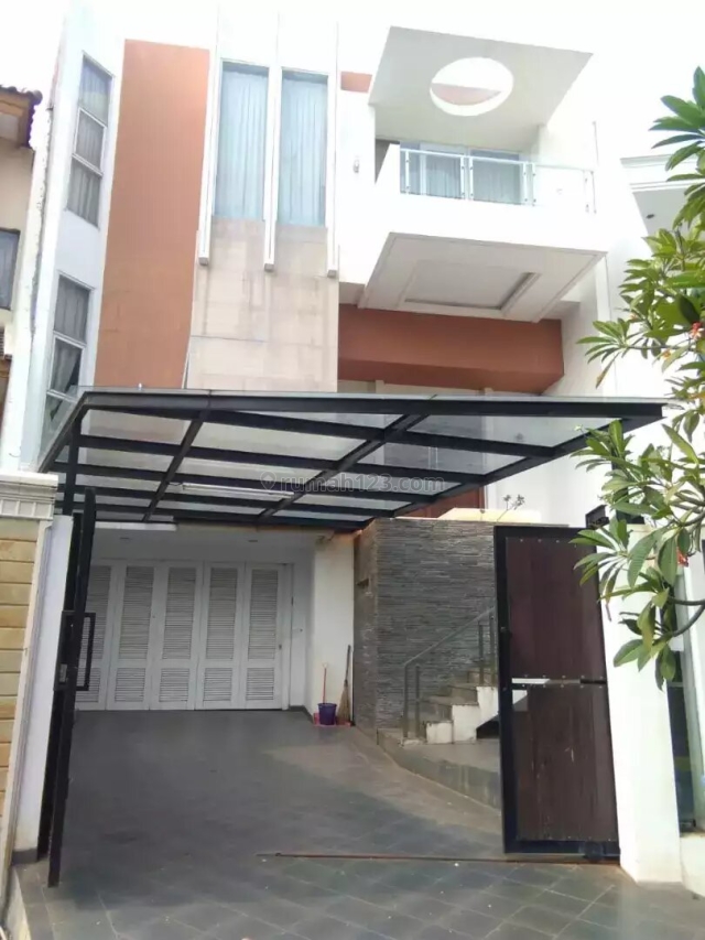 Rumah Siap Huni di PIK Elang Laut Hadap Selatan, Pantai Indah Kapuk, Jakarta Utara