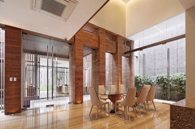 Rumah di Jl Patal Senayan, Design Menarik, Mewah, Jarang Ada, Senayan, Jakarta Selatan