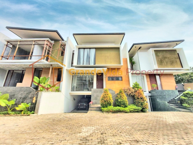 KEMANG / AMPERA - RUMAH BARU 3 LANTAI, SIAP HUNI, 5 MENIT KE CBD SIMATUPANG, Kemang, Jakarta Selatan