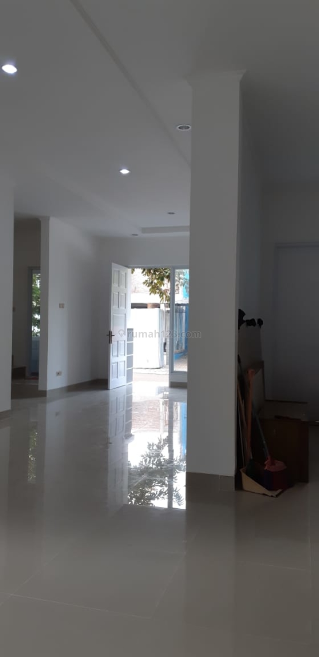 Rumah Bagus, Dalam Cluster di Kota Wisata, Cibubur, Jakarta Timur