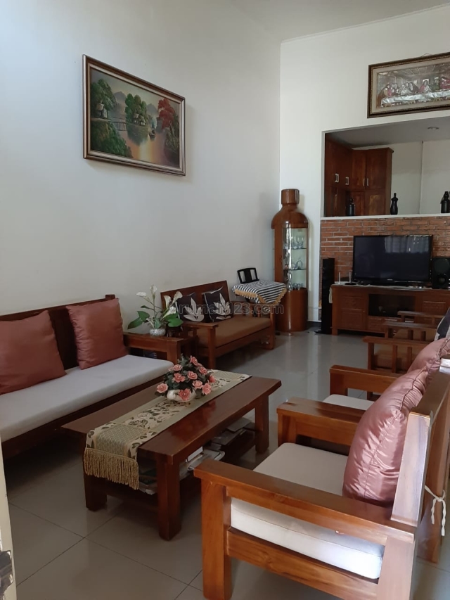 Rumah Rapih, Siap Huni di Kota Wista, Cibubur, Jakarta Timur
