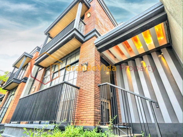 CIPETE – RUMAH DEKAT MRT STATION, 3 LANTAI DAN ROOFTOP, PRIVATE POOL, Cipete, Jakarta Selatan