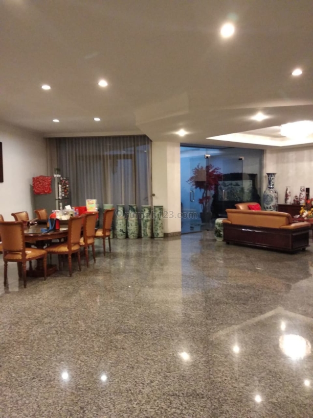 Rumah di Pantai Mutiara, Pantai Mutiara, Jakarta Utara