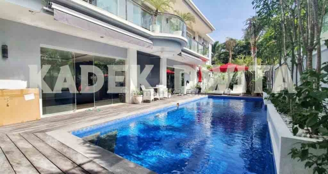 Luxury villa bidadari seminyak Dewi Saraswati sunset road, Kuta, Badung