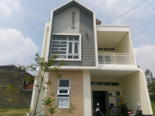 Siap Huni Rumah Mewah 2 Lantai Lokasi Strategis Dekat SAMSAT BANDUNG TIMUR, Buah Batu, Bandung