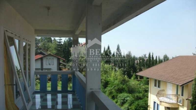 VILLA SEJUK ASRI 2 LANTAI ISTANA BUNGA LEMBANG BANDUNG HARGA NEGO, Lembang, Bandung