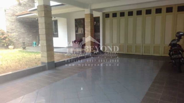 Rumah bagus keren siap huni dan harga nego di Area Alam Kanayakan Dago Bandung, Dago, Bandung