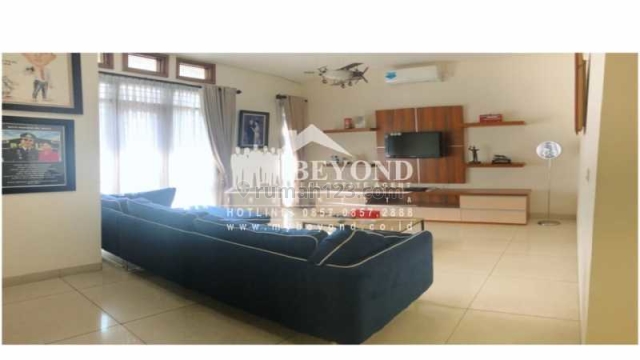 RUMAH NYENTRIK GAYA ASIK DI PERUMAHAN ELITE AREA PASTEUR BANDUNG, Pasteur, Bandung
