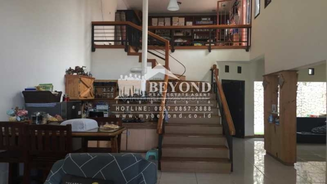 KONSEP NYA RUMAH INI KLASSIK TERAWAT LHO DI KOTA BARU PARAHYANGAN BANDUNG, Kota Baru Parahyangan, Bandung