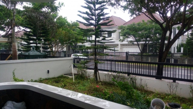 RUMAH MEWAH MENAWAH DAYA TARIK SENDIRI DI KOTA BARU PARAHYANGAN BANDUNG, Kota Baru Parahyangan, Bandung