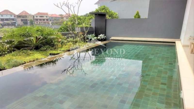 DAPATKAN! FASILITAS SWIMMING POOL,GARDEN RUMAH MEWAH DI KOTA BARU PARAHYANGAN BANDUNG, Kota Baru Parahyangan, Bandung